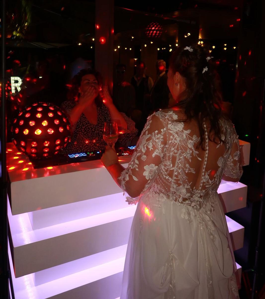 Bruid, trouwen, dj, babs, disco, trouwambtenaar, patricia